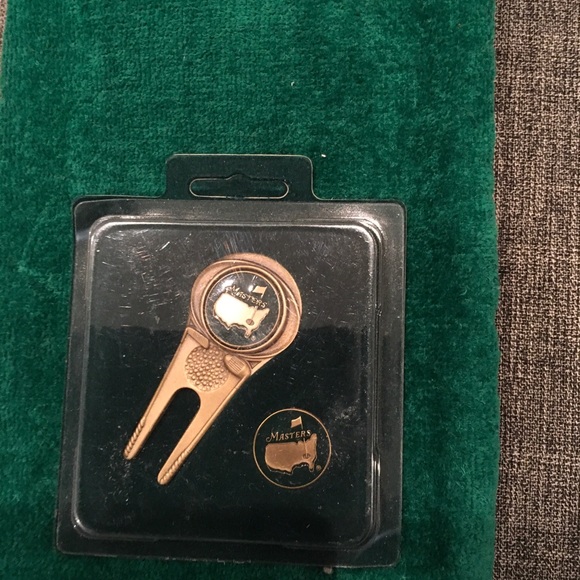 Great Golfer Gift ~ Green Masters Golf Towel ~ All NEW 
3 Wood Head Cover - Picture 3 of 4